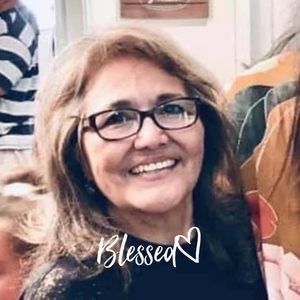 Meet your Posher, Gloria